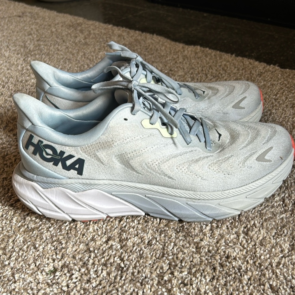 Excellent Condition Arahi 6 Hokas